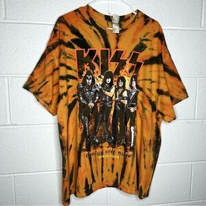 < Gildan KISS Tie Dye Band Tee Size 2X >